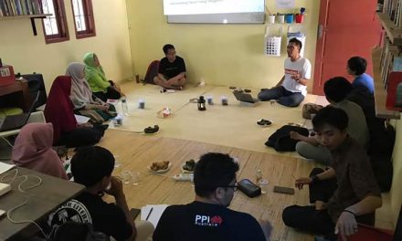 Sambangi Banten, Iqbal Aji Daryono Tebar Virus Menulis Esai