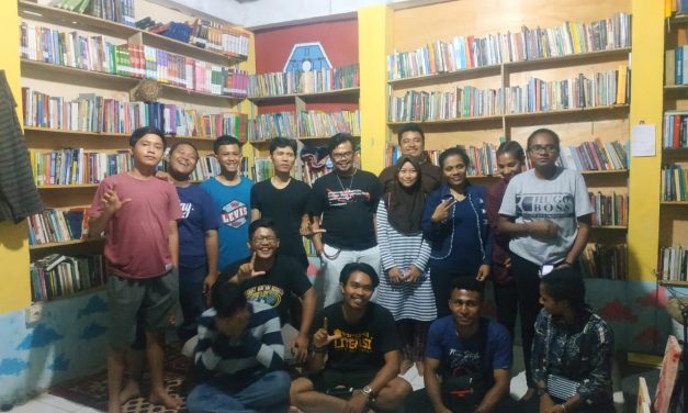 Moli Gandeng Mahasiswa Papua Donasikan Buku
