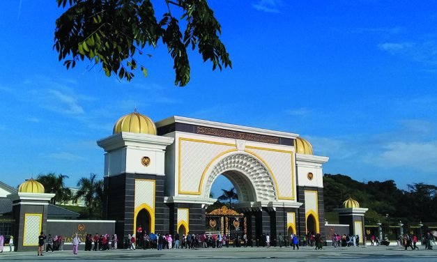 Wisata Ikonis Negeri Jiran Malaysia