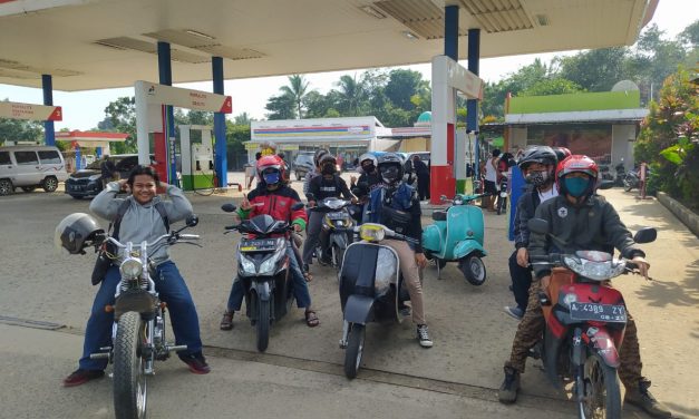 Tour Literasi Cibaliung, Moli Sumbang 100 Eksemplar Buku untuk Pondok Baca Qi-Falah