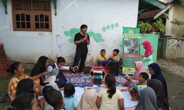 Semangat Hari Pahlawan Bersama TBM Pustaka Terbang