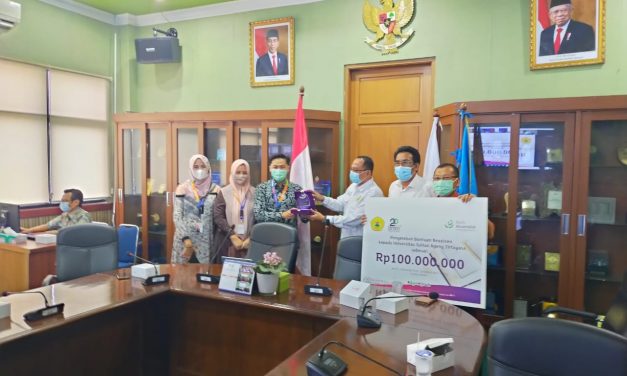 Laznas BMM Bersama Bank Muamalat Salurkan Bantuan Pendidikan
