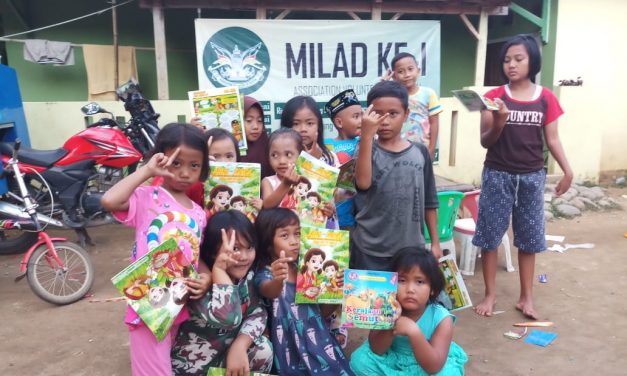 Milad Avoten, Gelar Lapak Buku di Dua Kampung Terdampak Banjir