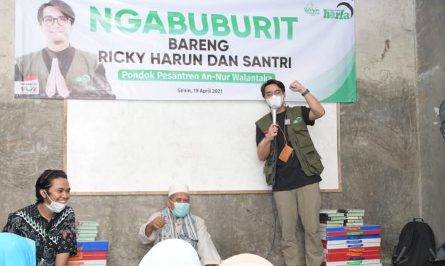 LAZ Harapan Dhuafa dan Ricky Harun Ngabuburit Bagikan Takjil dan Bukber di Pesantren