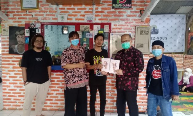 Silaturahmi Ahmad Mukhlis ke Rumah Dunia