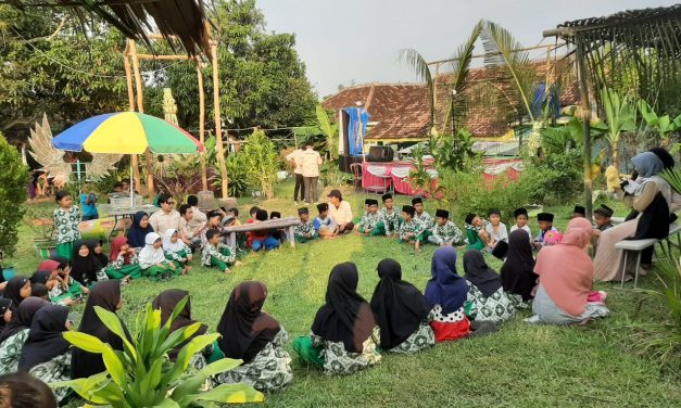 Membangun Karakter Anak Lewat Dongeng