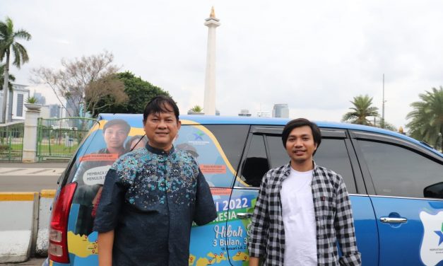 Wajahku Terpampang di Mobil Duta Baca Indonesia