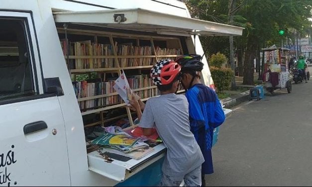 Peduli Terhadap Minat Baca Masyarakat, Rumah Dunia Kembali Gelar Lapak Buku Pusling