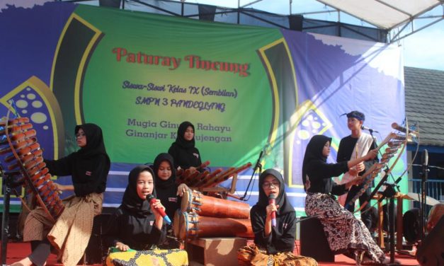 SMPN 3 Pandeglang Gelar Pentas Calung Renteng di Pelepasan Siswa Kelas IX