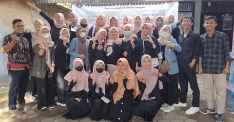 Selenggarakan P2M di Sekretariat Damar26, Mahasiswa UPI Kuatkan Simpul Gerakan Literasi