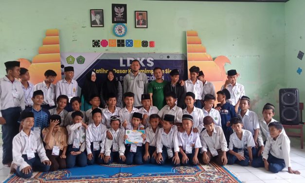 Latihan Dasar Kepemimpinan Siswa (LDKS) MTs Barugbug Cetak Generasi Berakhlak