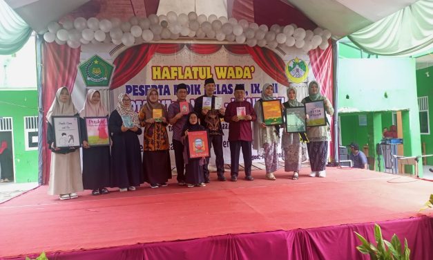 Bercerita Pengalaman Hidup, Pelajar MA Al-Khairiyah Tegal Buntu Terbitkan Buku