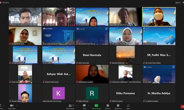 Gol A Gong Bahas Pembuatan Buku Peserta Menulis dari Bank Indonesia Perwakilan Provinsi Banten