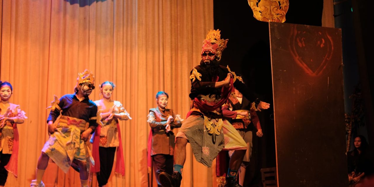 Gempar! Pertunjukan Kolaboratif Wayang Ngubrug “Alengka Yuda” di SMKN 1 Pandeglang