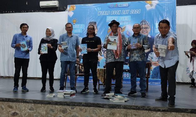 Luar Biasa! Rumah Dunia Luncurkan 114 Buku pada World Book Day 2024