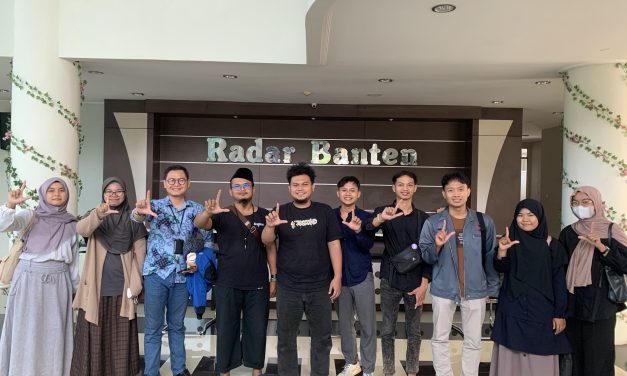 Kelas Menulis Rumah Dunia ke-40 Belajar Jurnalistik di Radar Banten