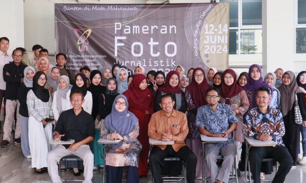 Pertama Kali Digelar, Pameran Foto Jurnalistik Karya Mahasiswa KPI Disambut Gembira