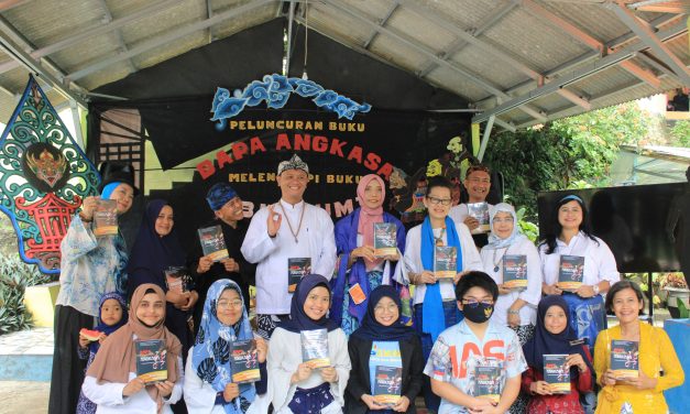 Merayakan Hari Ayah Sedunia, Komunitas Elang Tumaritis Luncurkan Buku ‘Bapa Angkasa’