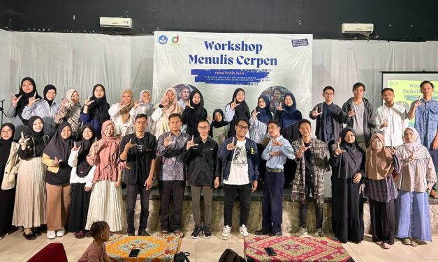Rumah Dunia Gelar Workshop Cerpen, Rahmat Heldy HS: Membuat Cerpen Perlu Imajinasi yang Tinggi