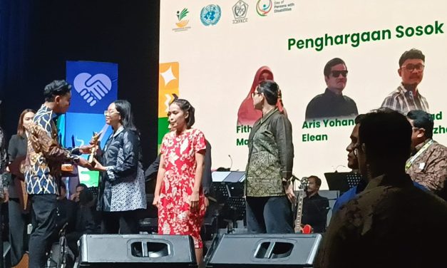 Azizahra Schone: Pianis Muda Berprestasi Raih Penghargaan Seni di Hari Disabilitas Internasional 2024