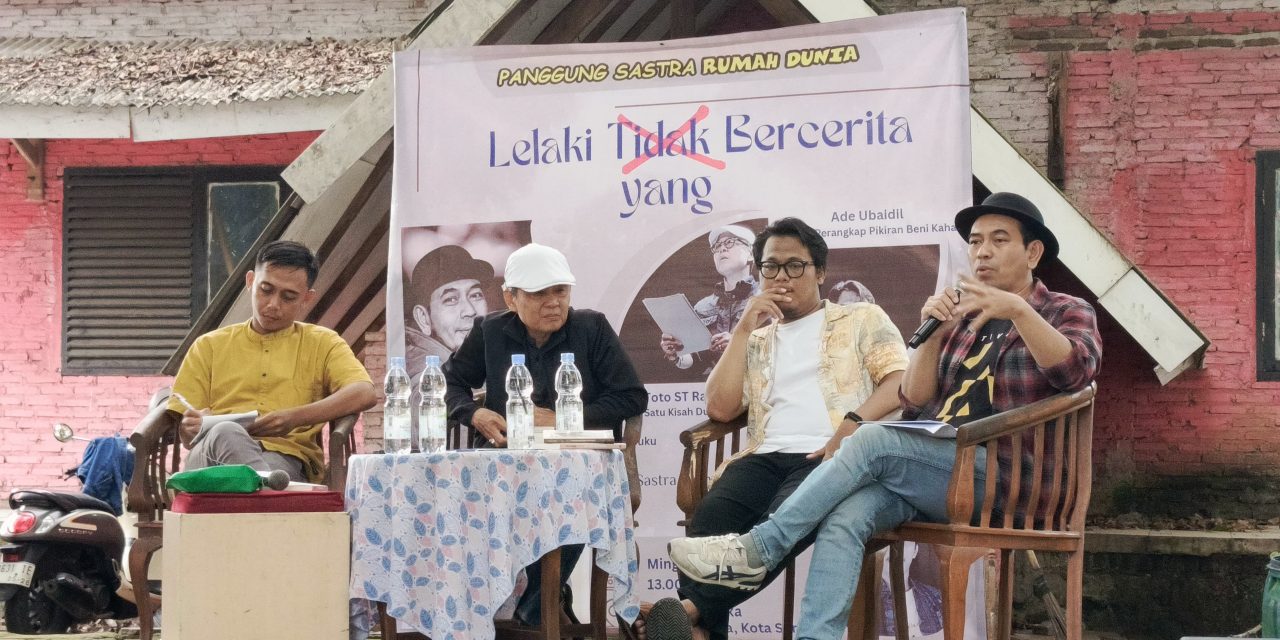 Redaktur Sastra Kompas Apresiasi Karya Penulis Banten di Panggung Sastra Rumah Dunia