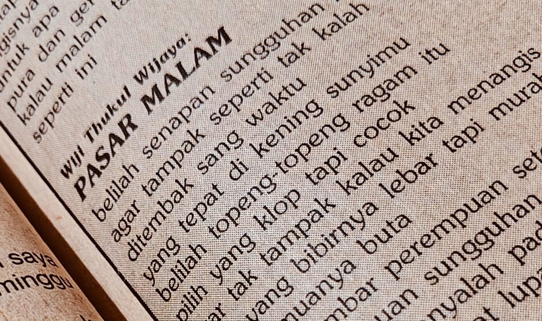 Kolom Kabut #Silamsastra: Puisi Itu Menghampiri…