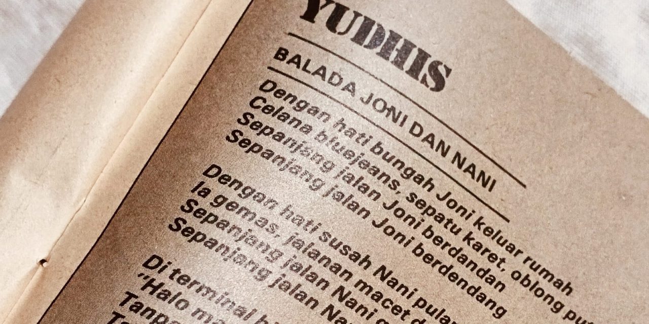 Kolom Kabut #Silamsastra: Gadis Membaca Rendra dan Yudhis