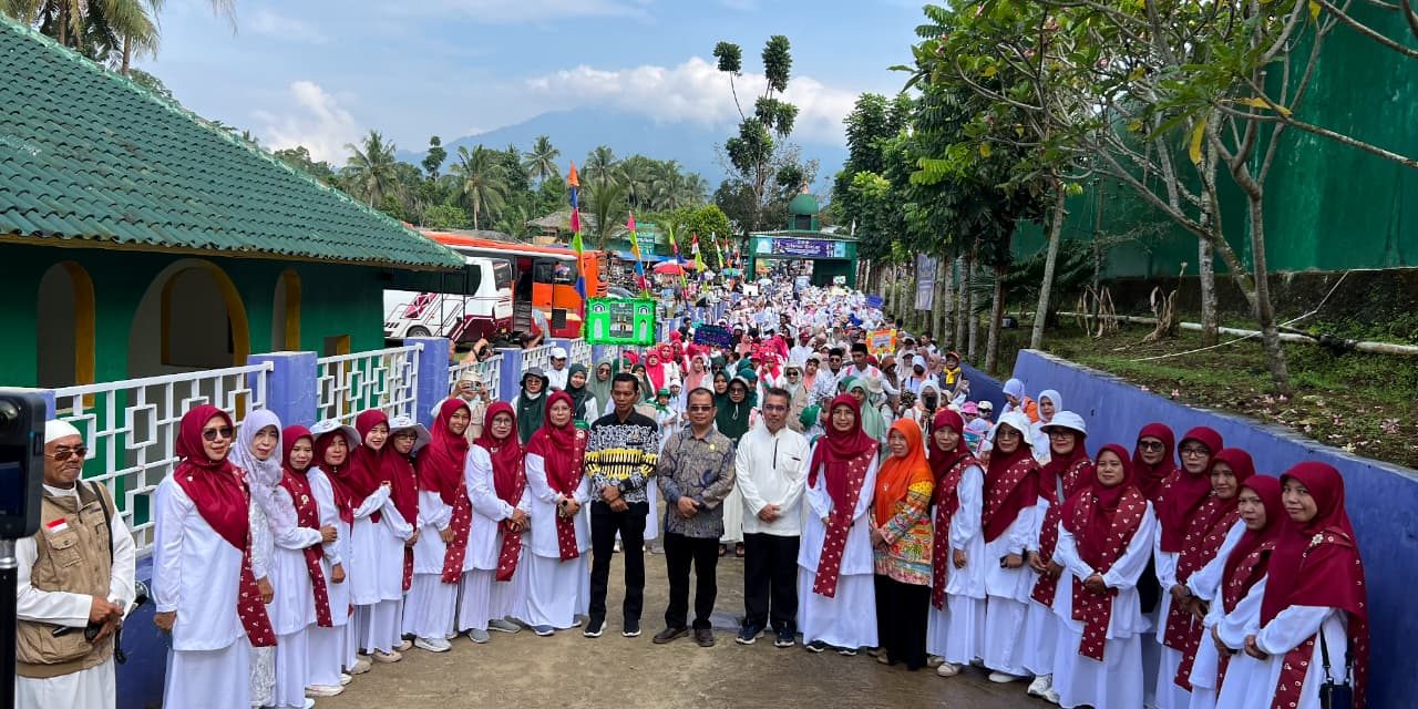 Ribuan Siswa TK Kabupaten Serang Antusias Mengikuti Peragaan Manasik Haji