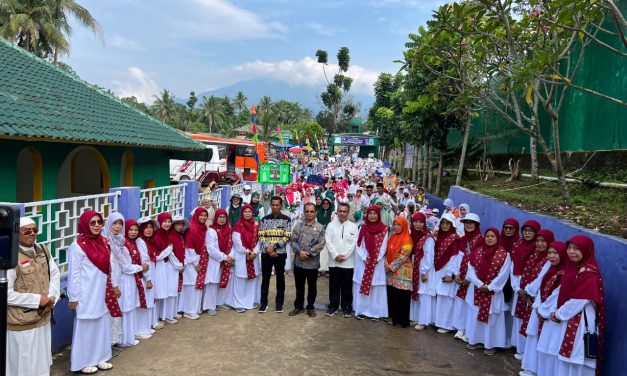Ribuan Siswa TK Kabupaten Serang Antusias Mengikuti Peragaan Manasik Haji