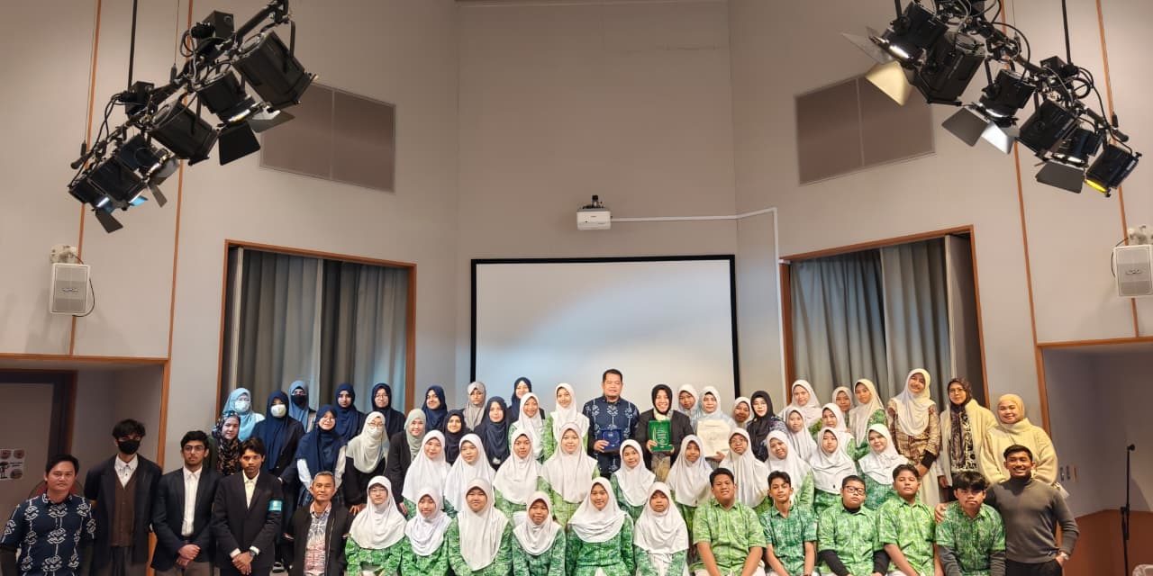Pelajar SMP Islam Al-Azhar BSD Berkesempatan Tukar Gagasan di Negeri Sakura