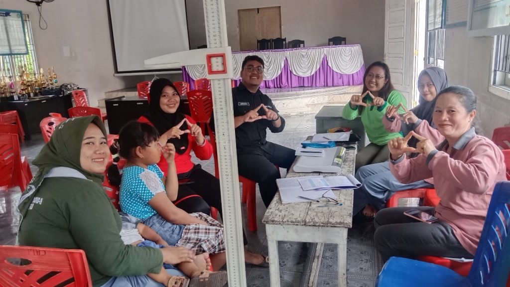 Bersama Dengan Jajarang Kader Kesehatan, Bidan Puskesmas Hingga Staff Bagian Gizi Puskesmas.(Dokumentasi Pribadi)