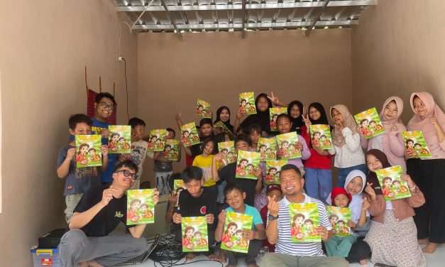 Mengger Membaca Hadirkan Ade Ubaidil dan Yudi Damanhuri, Puluhan Anak Antusias Belajar dan Mendongeng Bersama